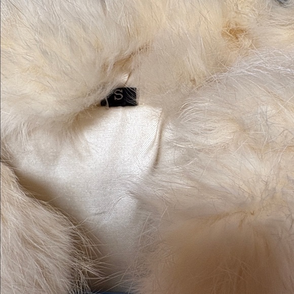 Elegant White Rabbit Fur Jacket - Picture 2 of 8